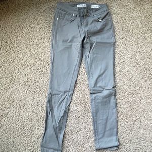 Guess Coated Medium Rise Skinny Gray Jeans (Size 28)